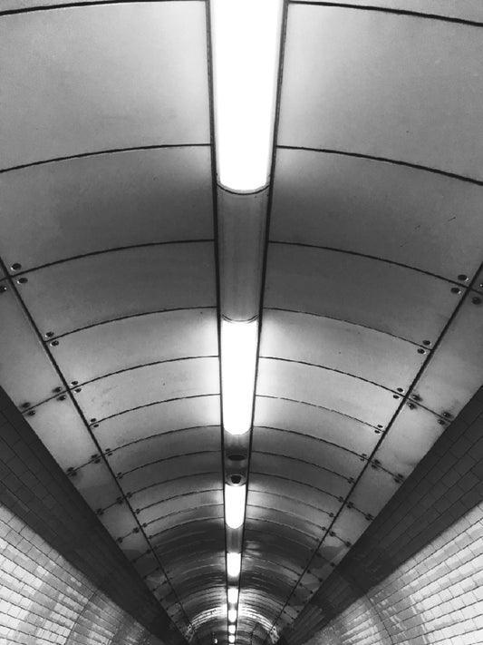 TUBE-OCE-S-B&W HIGH
